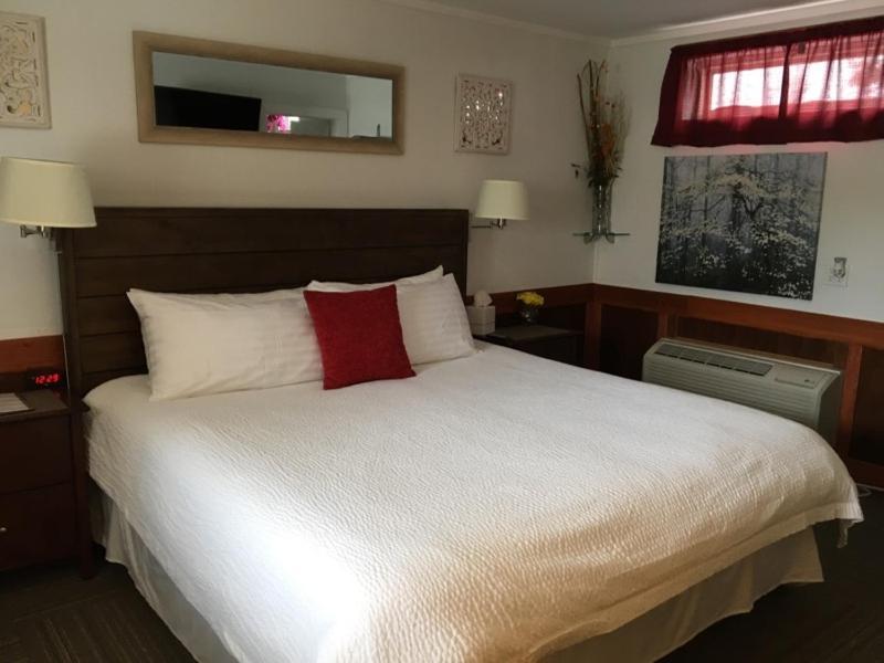 Atlantic Coast Inn Эллсуорт Экстерьер фото